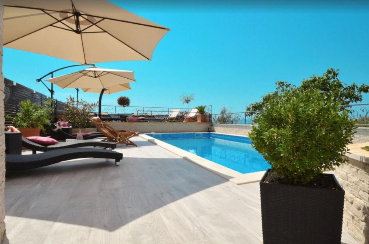 טרוגיר Apartments Villa Golden View מראה חיצוני תמונה