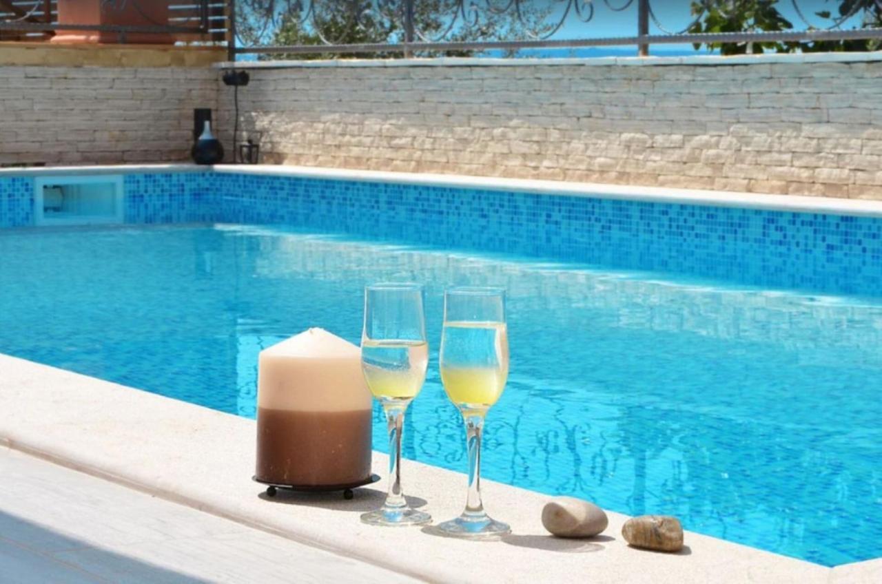 טרוגיר Apartments Villa Golden View מראה חיצוני תמונה